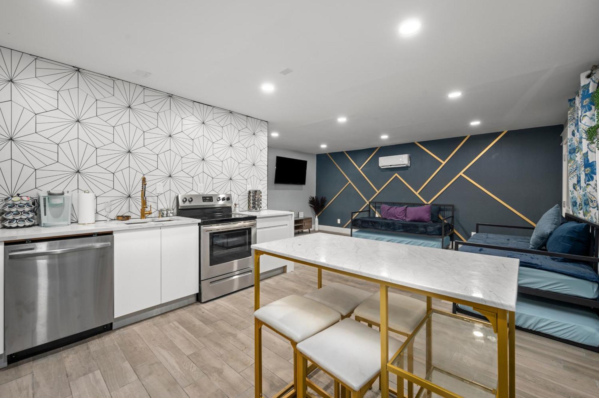 Comfortable 2Br Uptown Escape With Free Park Х'юстон Екстер'єр фото