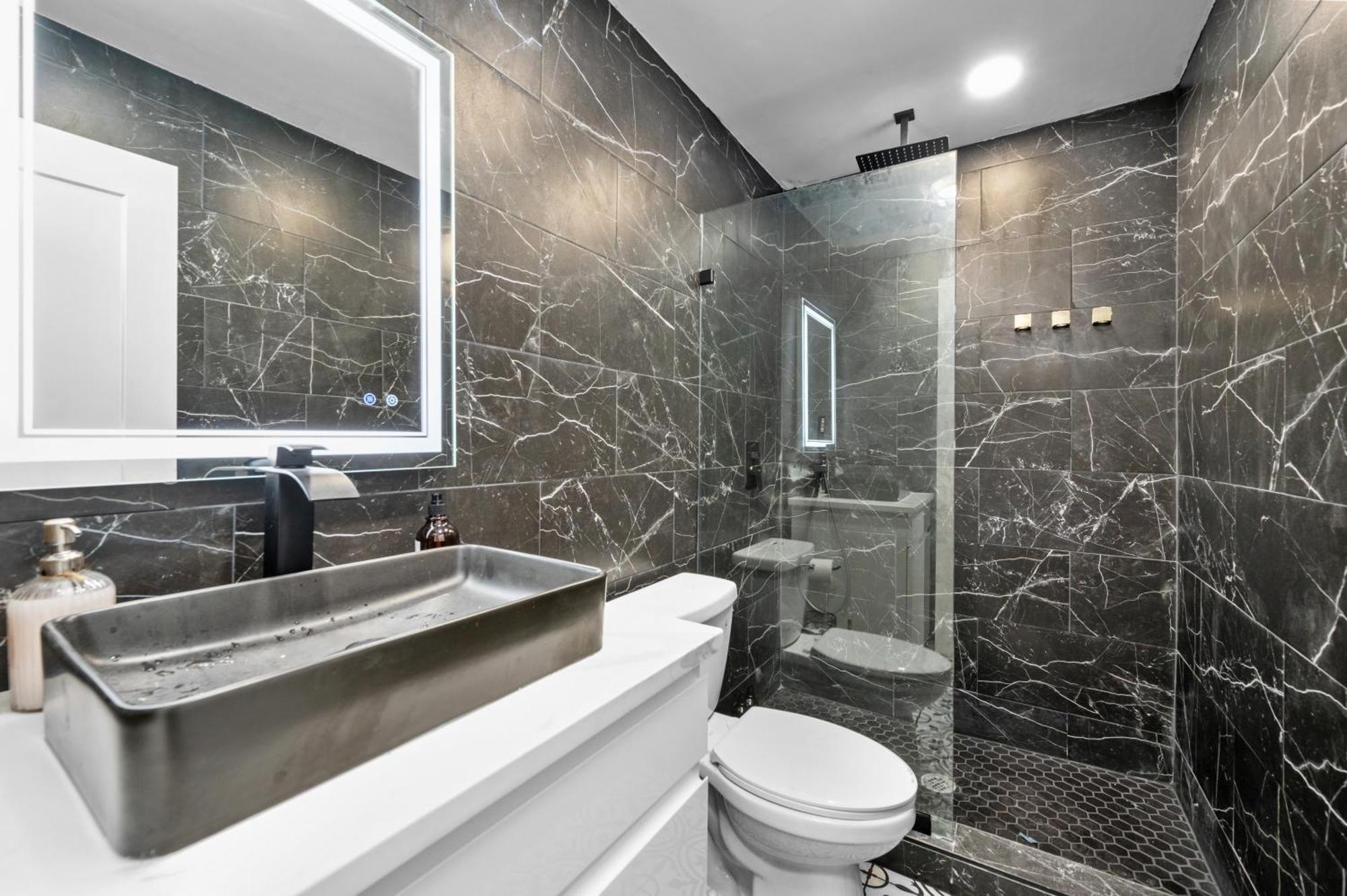 Comfortable 2Br Uptown Escape With Free Park Х'юстон Екстер'єр фото